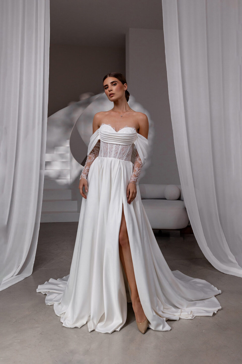 rochie de mireasa simpla din dantela si satin - calypso