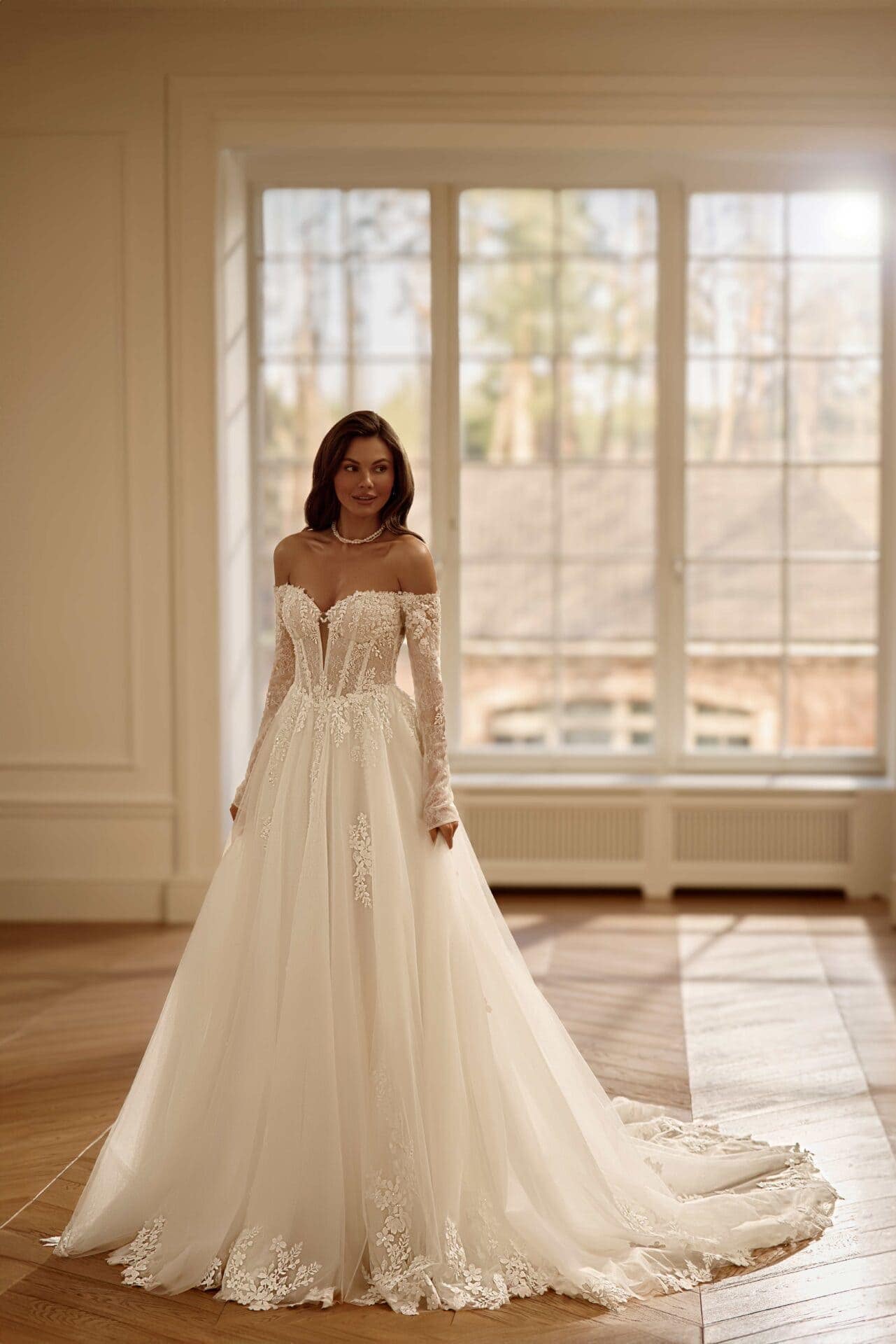 rochie de mireasa a-line din dantela brodata - liatris