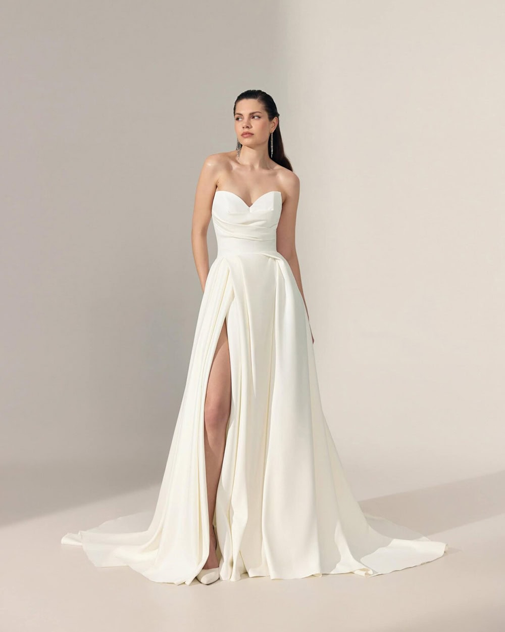 rochie de mireasa simpla minimalista