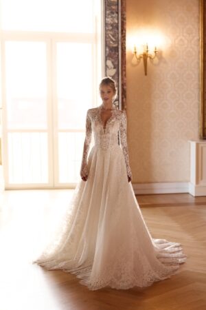 rochie de mireasa din dantela chantilly chilaya 1