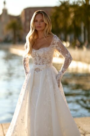 corset din dantela cu maneci lungi transparente si fundita delicata in talie - emily