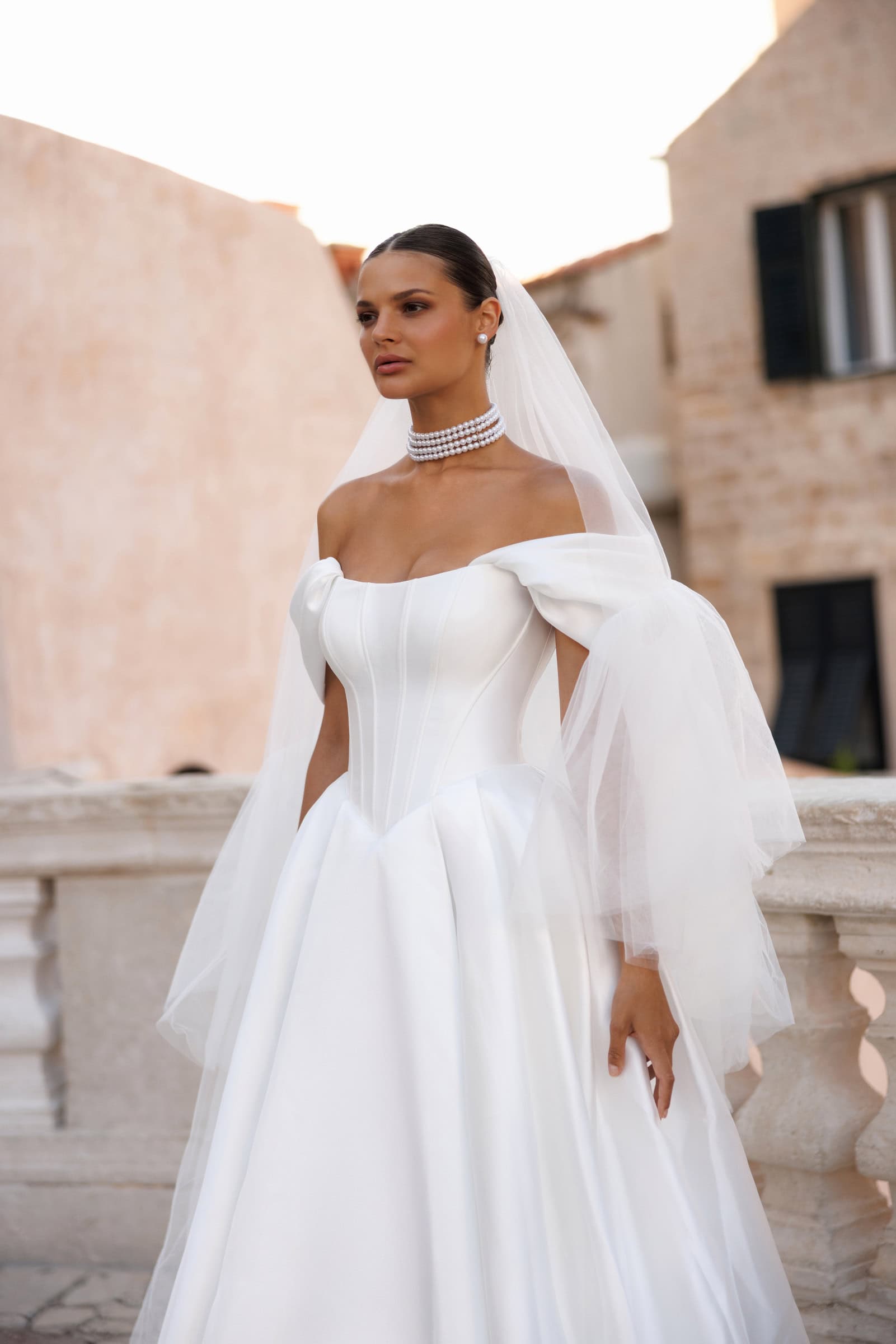 corset structurat cu umeri cazuti si linii verticale elegante – eliza
