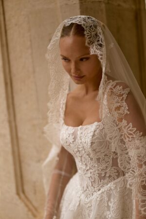 corset transparent cu broderie ornamentala si decolteu patrat delicat - emma