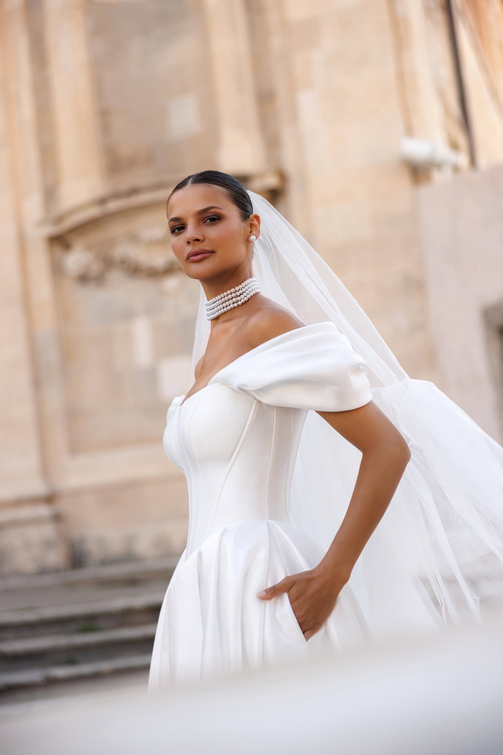 detaliu corset cu umeri căzuți și finisaj minimalist – eliza